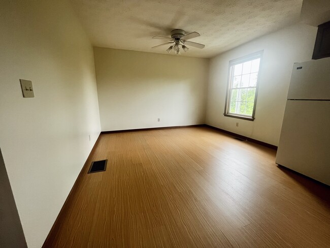 Building Photo - Dunhill Townhouses