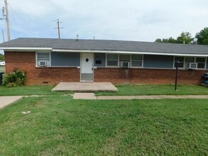Building Photo - 1621 Socony St