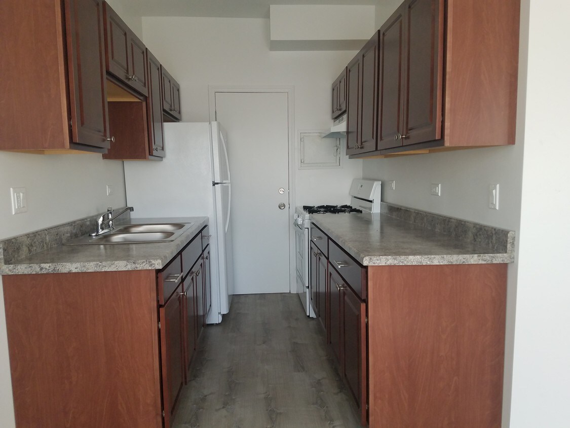 Primary Photo - 1550 W 95th St