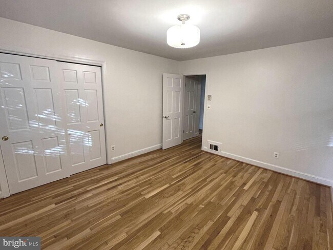Building Photo - 4844 Chevy Chase Blvd