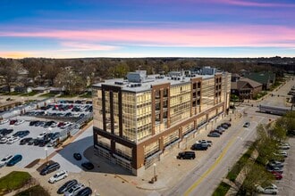 Building Photo - 1303 5th St