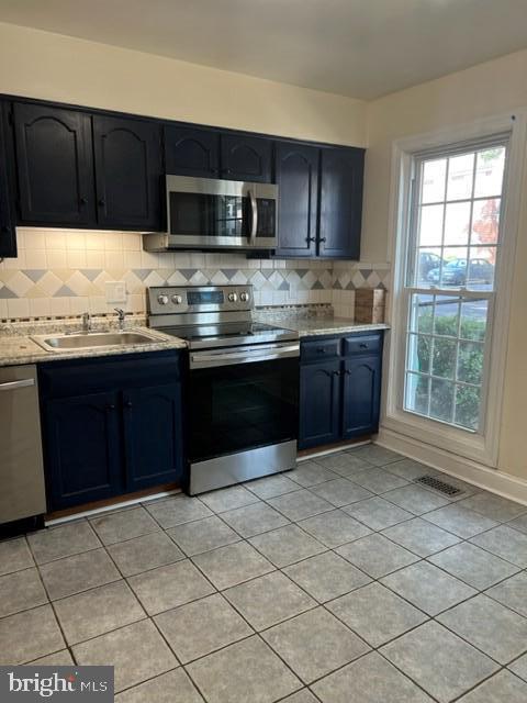 Building Photo - 8440 Willow Glen Ct