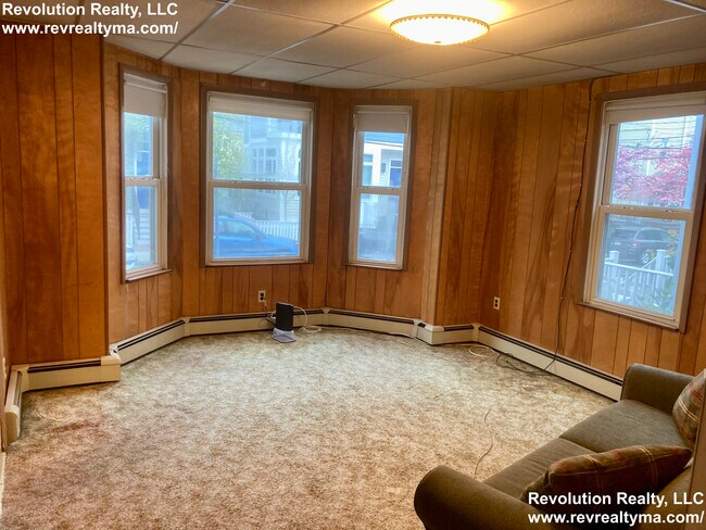 Building Photo - 16-18 Rossmore St. Unit 1