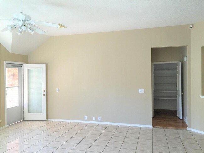 Building Photo - 3227 Pedernales Trails Ln