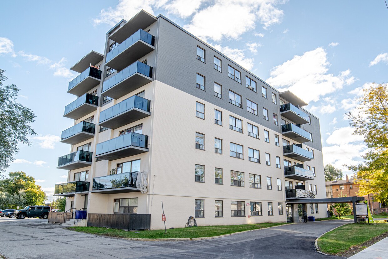 Primary Photo - 1255 Birchmount Rd