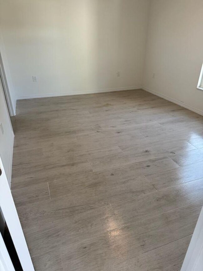 Foto del edificio - BRAND NEW 3 BEDROOM/ 2 BATH, ONE CAR GARAGE-MOVE IN READY!