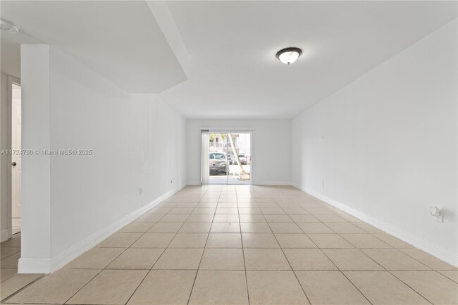 Foto del edificio - 2660 W 76th St