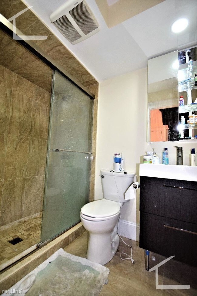 Foto del edificio - 5 br, 2 bath  - 12 Bay State Rd Apt 116