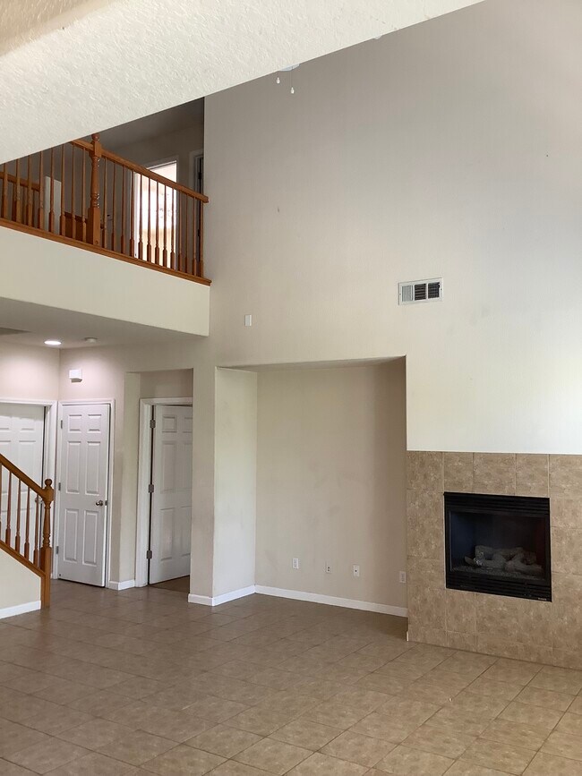 Building Photo - 422 Munter Ct