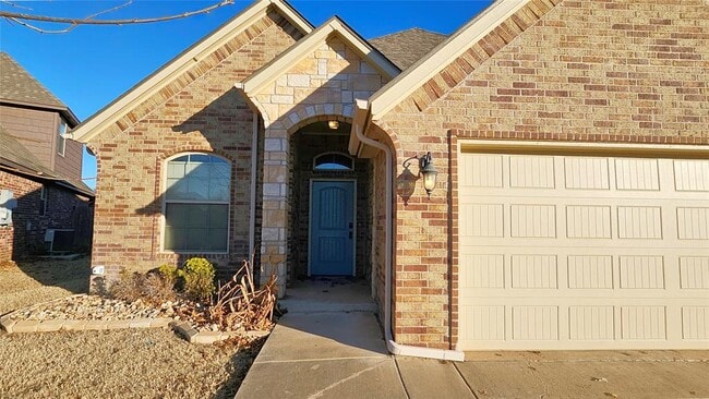 Building Photo - 1801 Savannah Ln