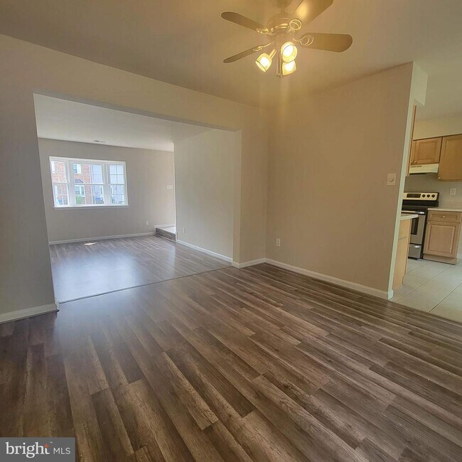 Foto del edificio - 3381 Ryon Ct