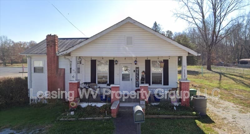 Primary Photo - 2609 Main St