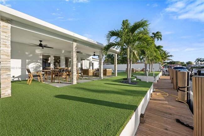 Foto del edificio - 13000 Ortega Ln