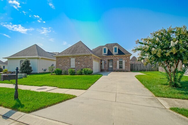 Foto del edificio - 39327 Ironwood Ave