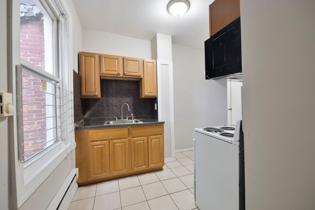 Photo - 524 N Preston St Apartment
