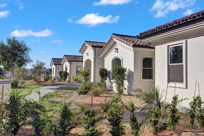 Building Photo - 5808 Lake Vista Dr