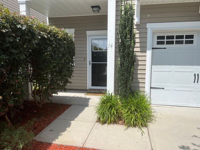 Building Photo - Lovely Home in Palmetto Pointe!-FREE Month Special!