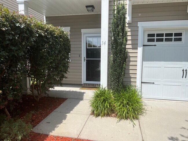 Foto del edificio - Lovely Home in Palmetto Pointe!-FREE Month Special!