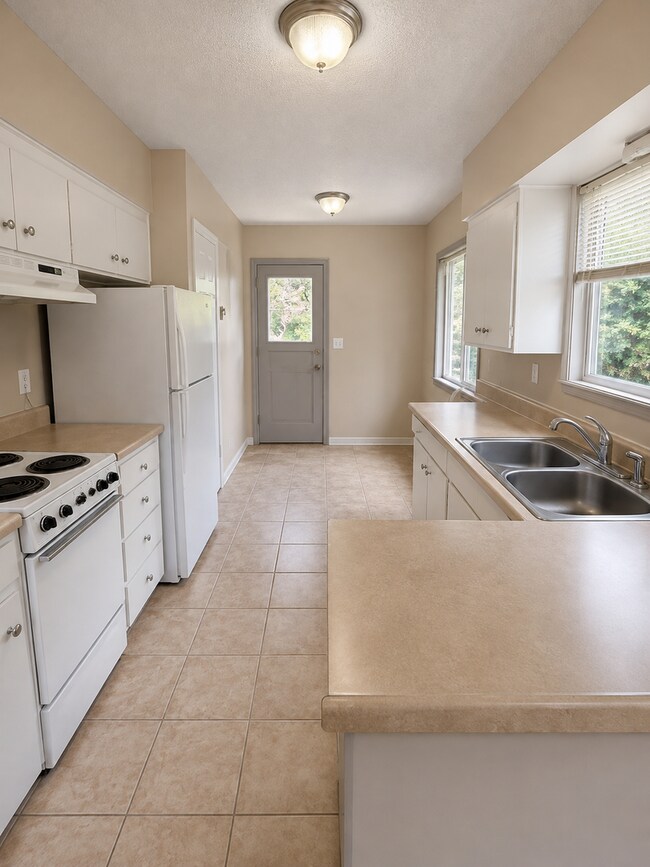 Foto del edificio - 1548-1548 3rd St NW