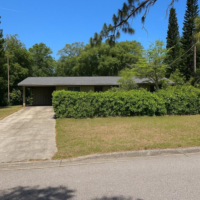Building Photo - 550 Forest Lake Dr