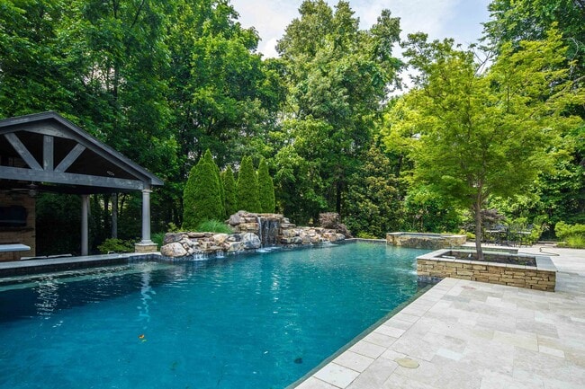 Foto del edificio - 9039 N Hollybrook Ln