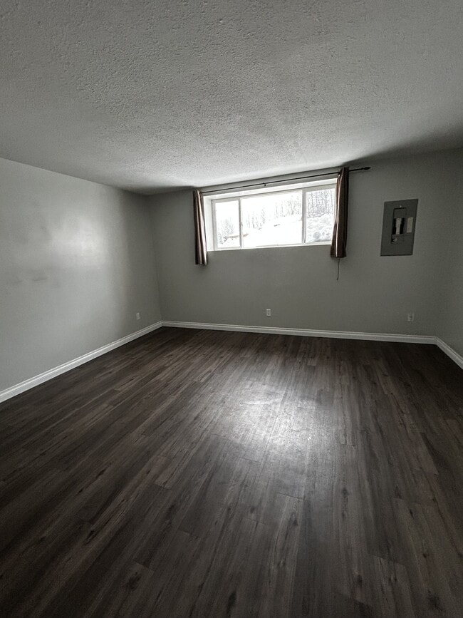 Building Photo - 1311 Lark Ave