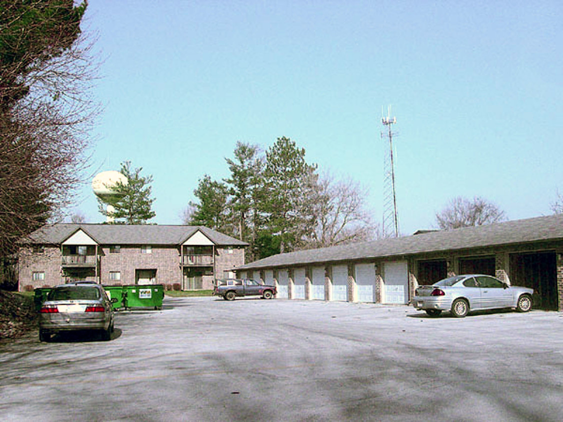 604 Main Street Garages - 604 N Main St