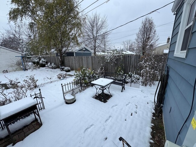 Building Photo - 657 E Moler St