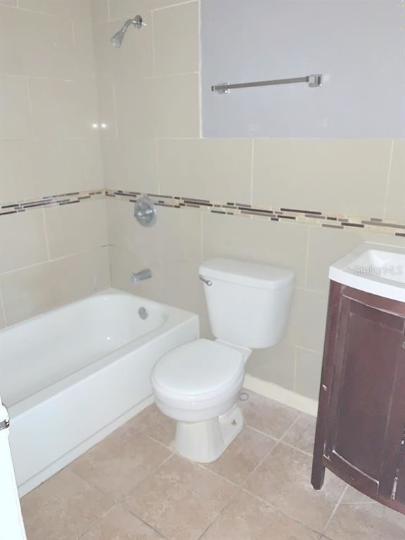 Building Photo - 2205 Irene St