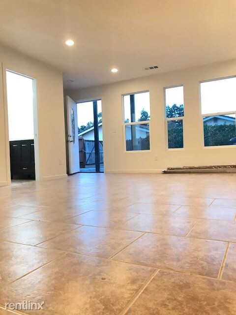 Foto del edificio - 4953 San Pablo Dam Rd