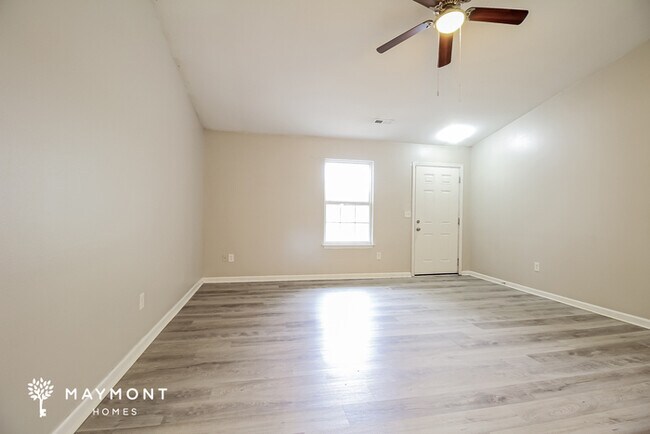 Foto del edificio - 302 Yukon Dr