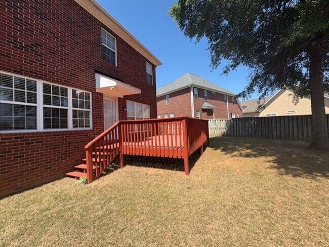 Foto del edificio - 330 Gardenia Dr