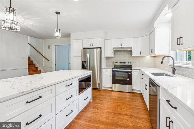 Building Photo - 6302 Orchid Dr