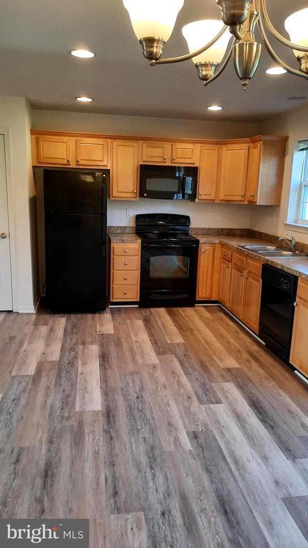 Foto del edificio - 2439 Newtown Dr