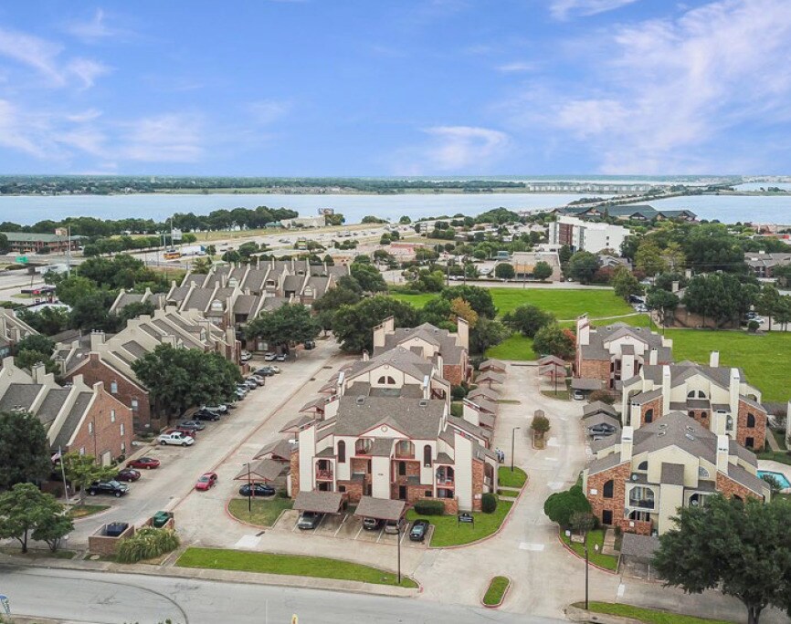 Foto principal - 4410 Point Blvd