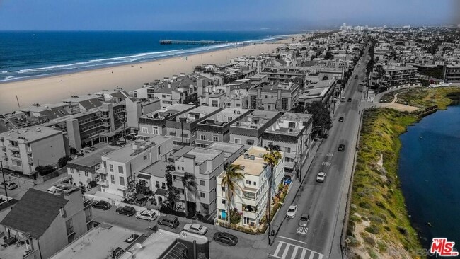 Building Photo - 29 Lighthouse St