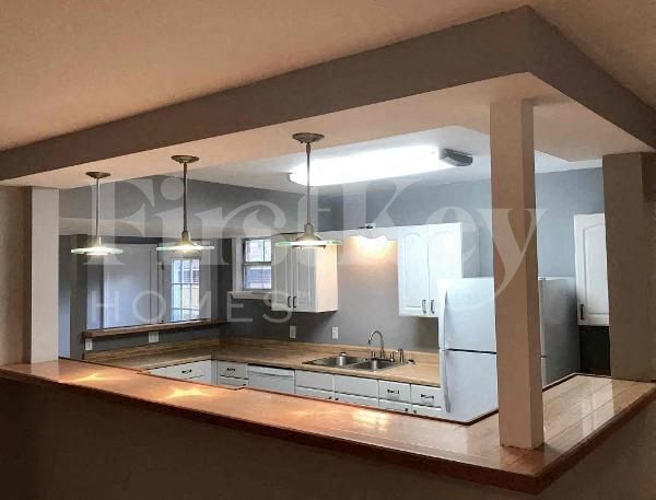 Foto del edificio - 6003 Holly Bay Dr