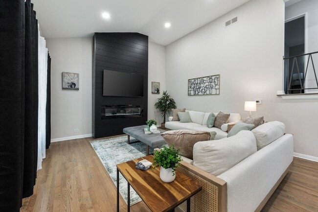 Foto del edificio - 12548 S Major Ave