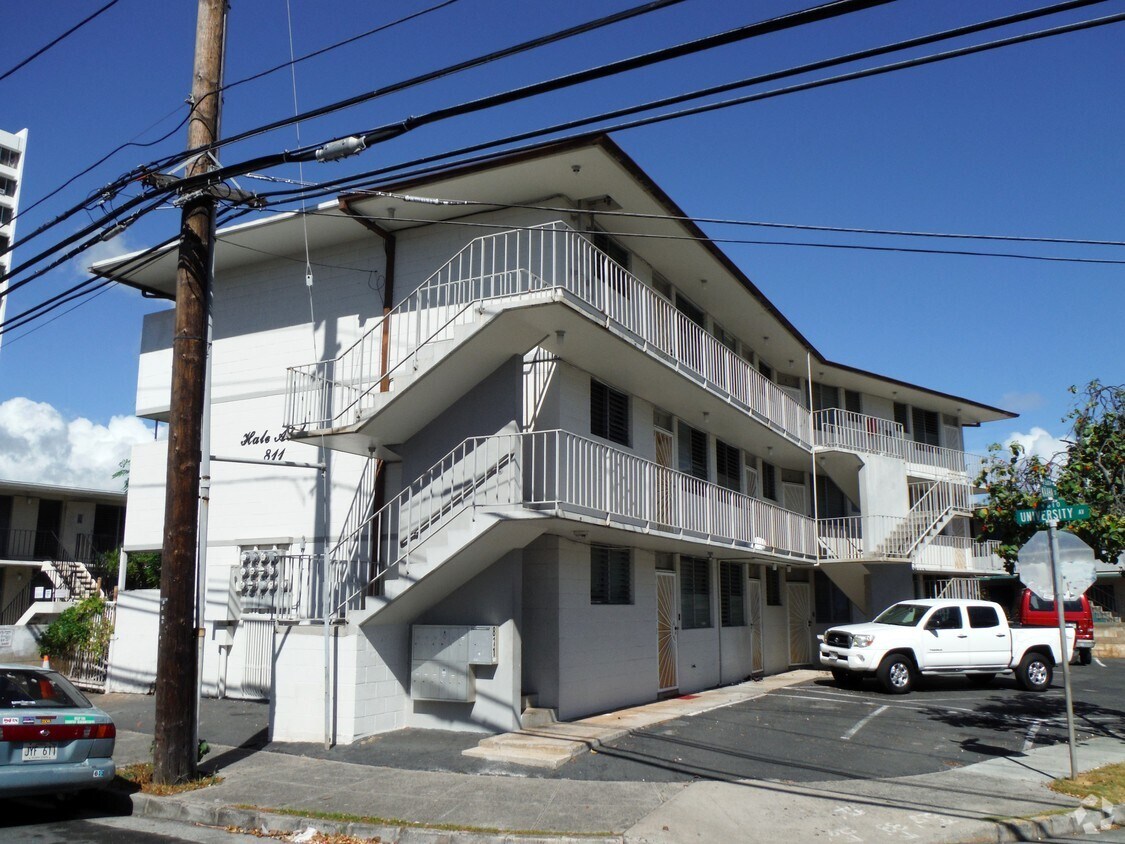 Foto principal - 811 University Ave