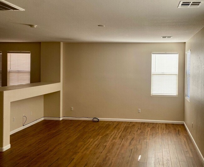 Building Photo - Southern Highlands - 4 bedroom