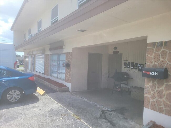 Foto del edificio - 2440 25th St N