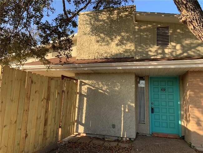 Building Photo - 69 S Commonsway Dr