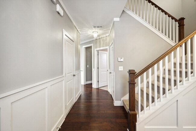Foto del edificio - 5999 Found Forest Cove