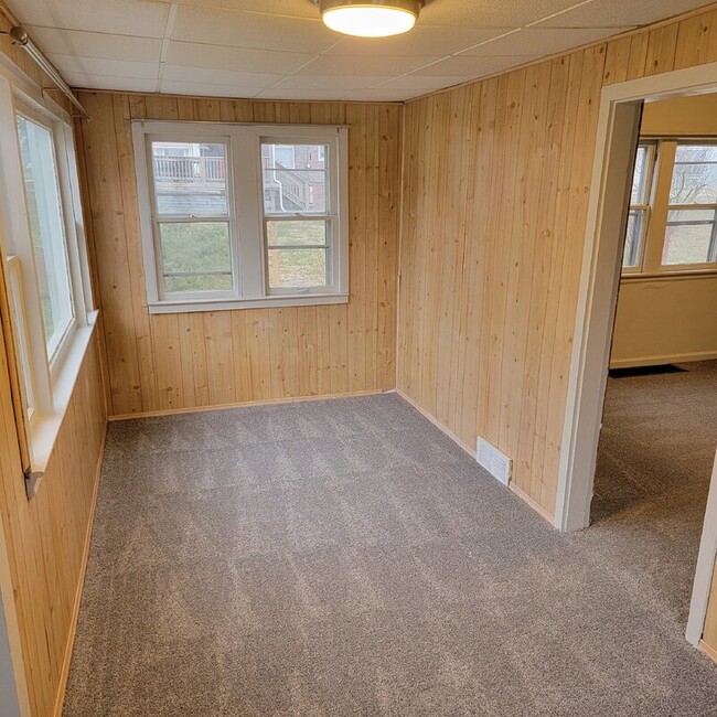 Foto del edificio - 1211 Lewis Ave