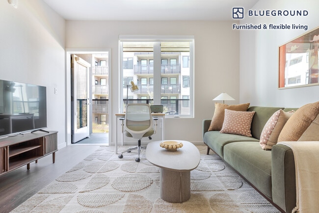 Building Photo - 2333 Calle Del Mundo