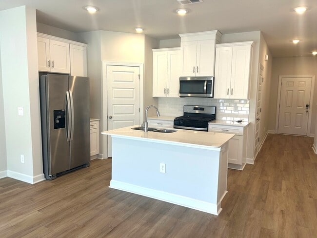 Building Photo - 105 Pleasure Ln
