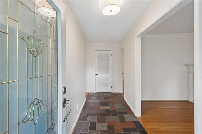 Foto del edificio - 4775 Merlendale Ct NW