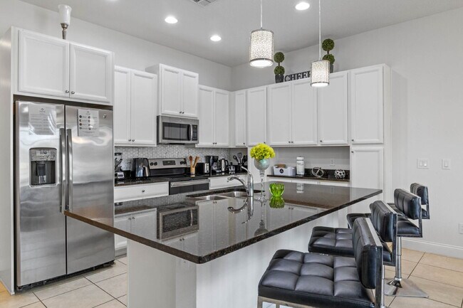 Building Photo - 290 Captiva Dr