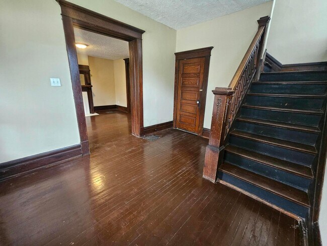 Foto del edificio - 831 Linwood Ave