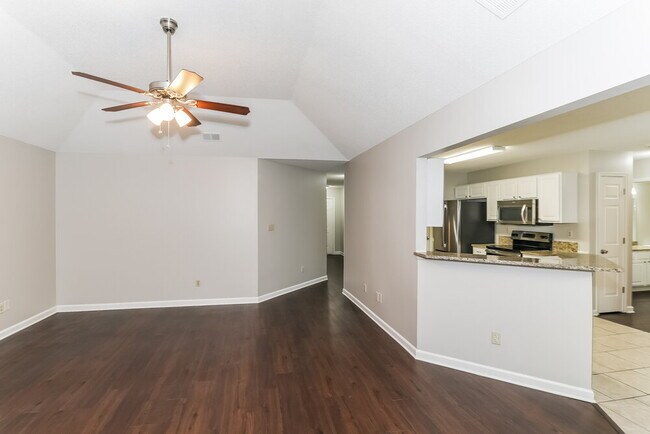 Foto del edificio - 995 Scofield Dr